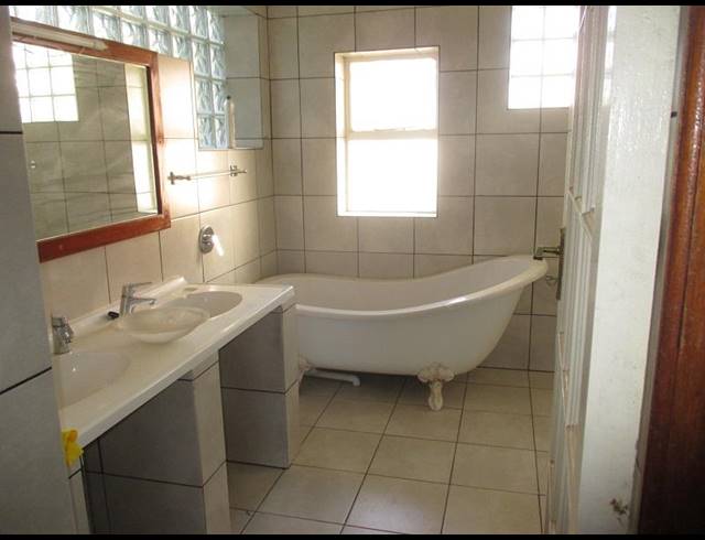 3 BEDROOM PROPERTY TO RENT IN DENNEBURG